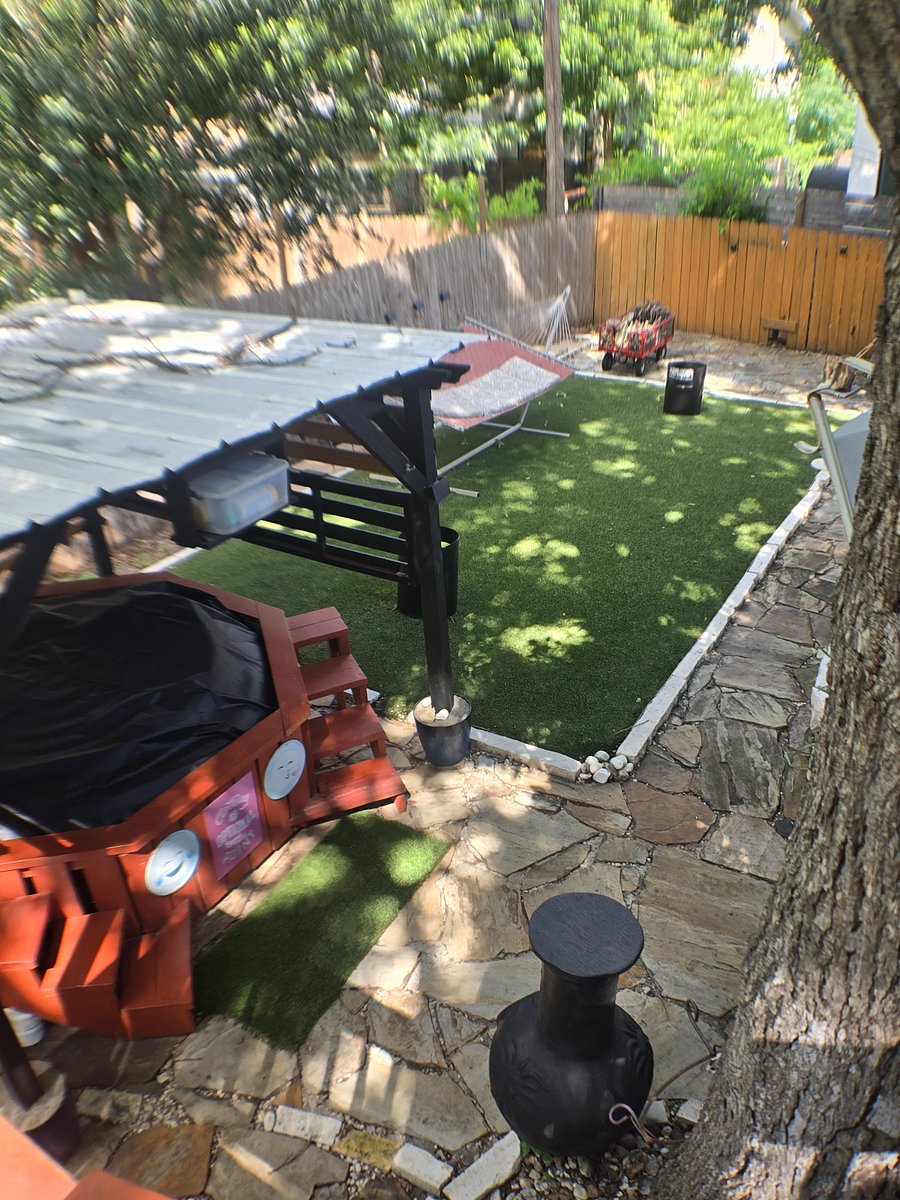 Share backyard area.