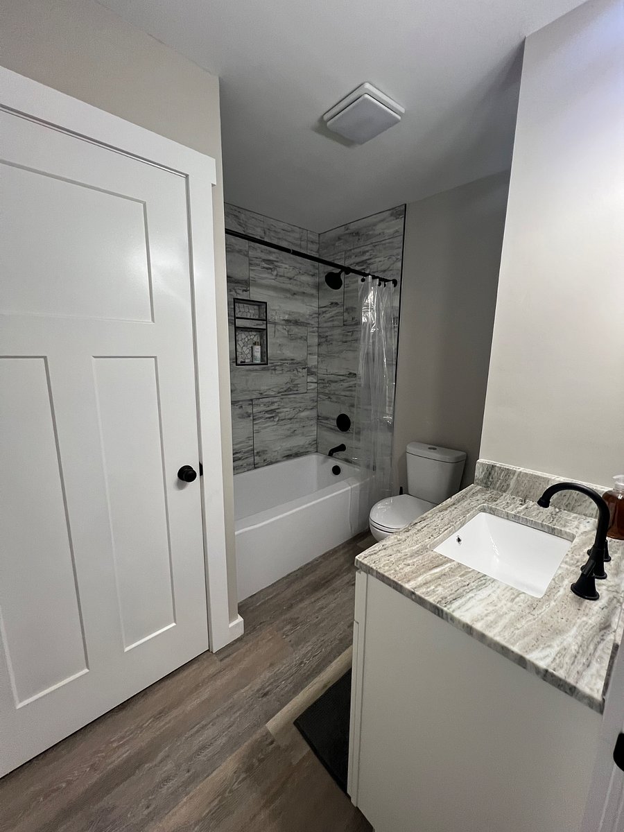 Hall bathroom upstairs