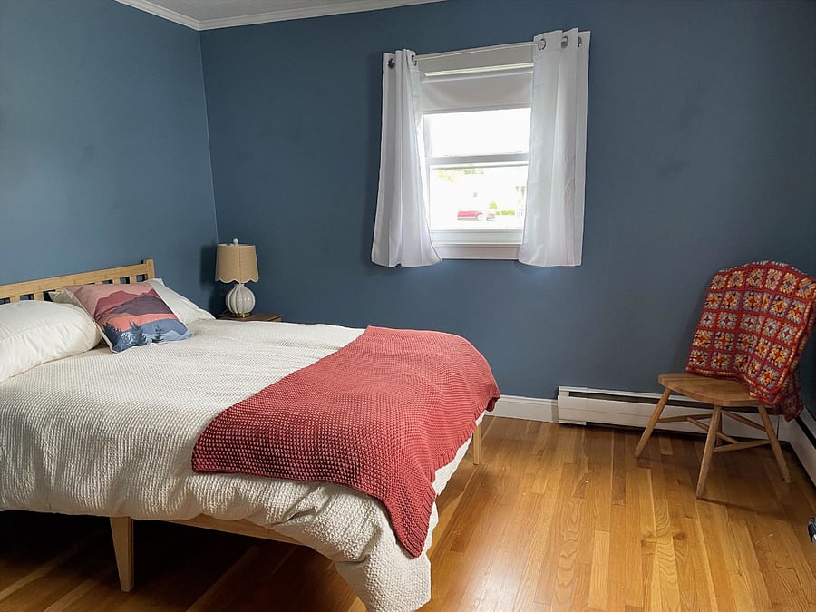 Bedroom 4 with full bed