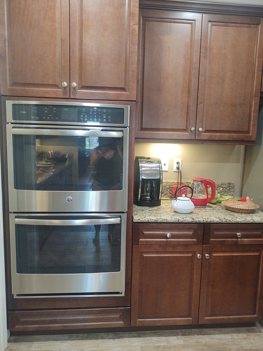 Double Oven and Coffee/Tea Bar. 