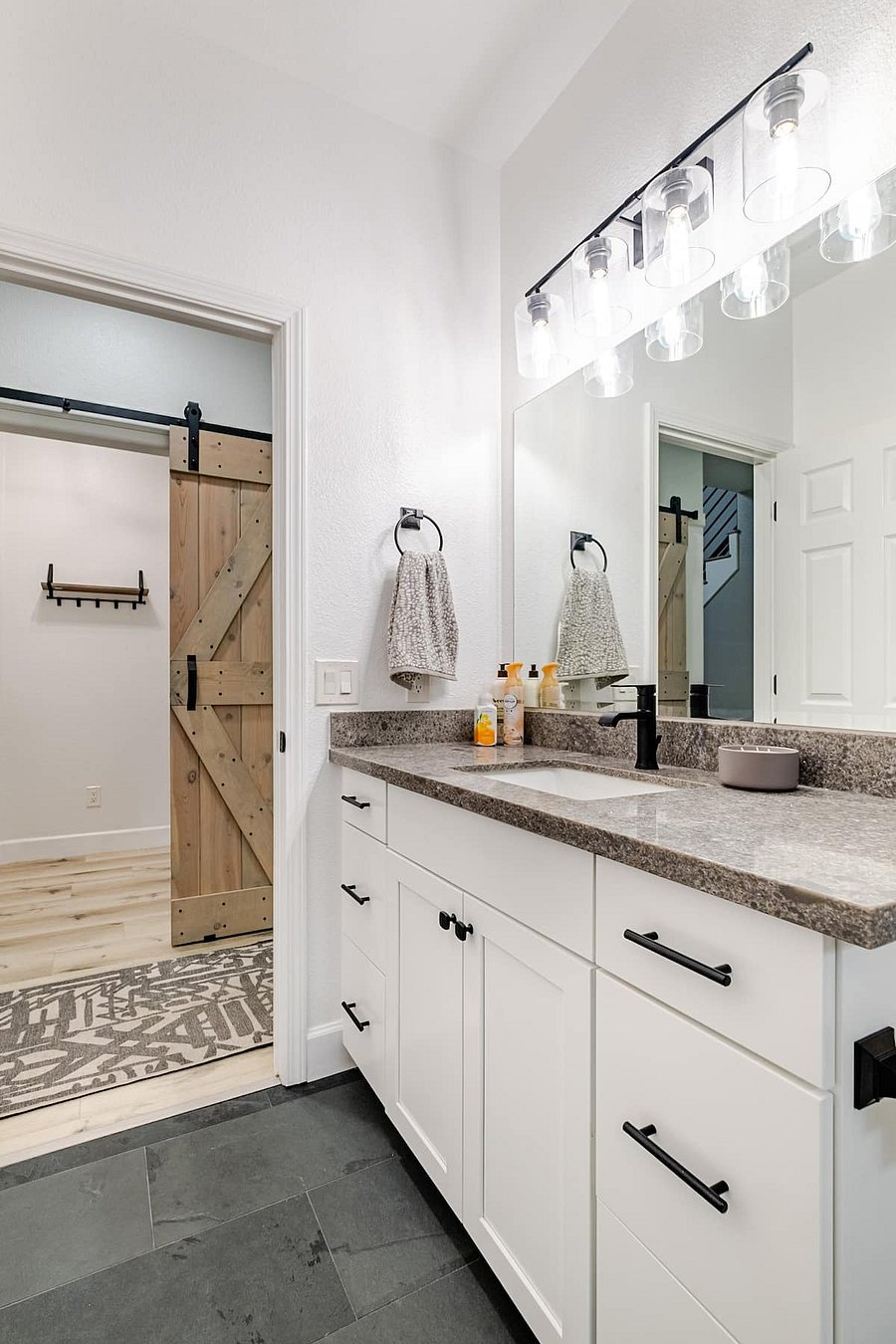 Furnished Finder property 1008973_1 photo 25