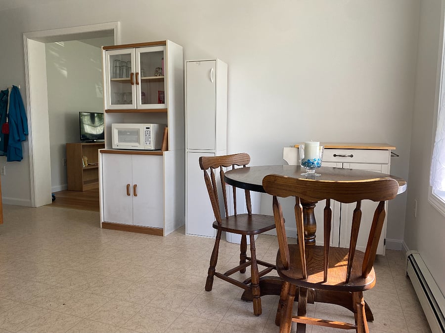 Breakfast nook (kitchen)