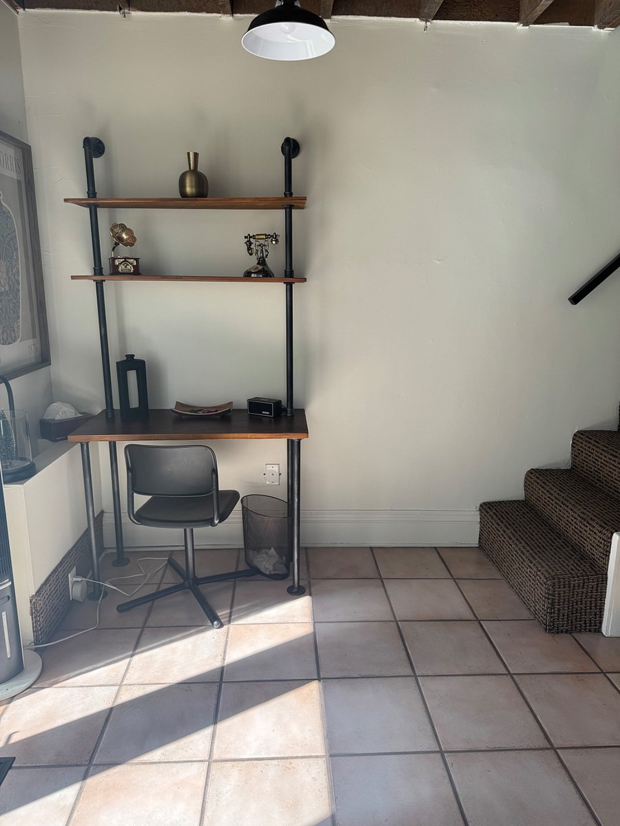 Work station 