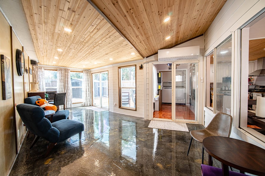 Sunroom with split AC system