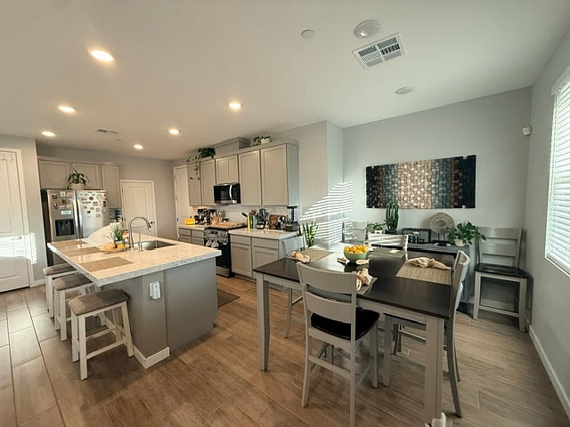 Furnished Finder property 1009198_1 photo 14