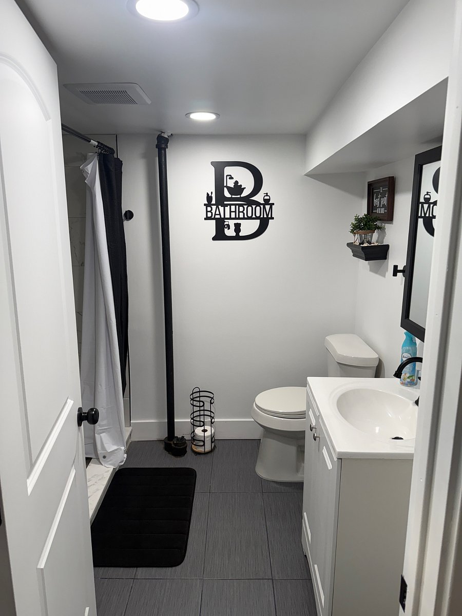2nd Bathroom