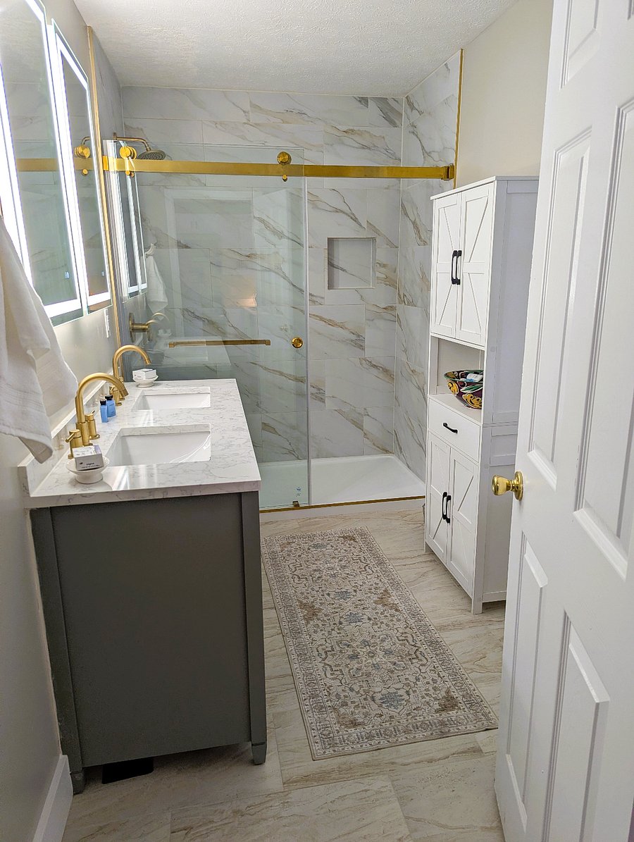 Unit 1 Executive Bath