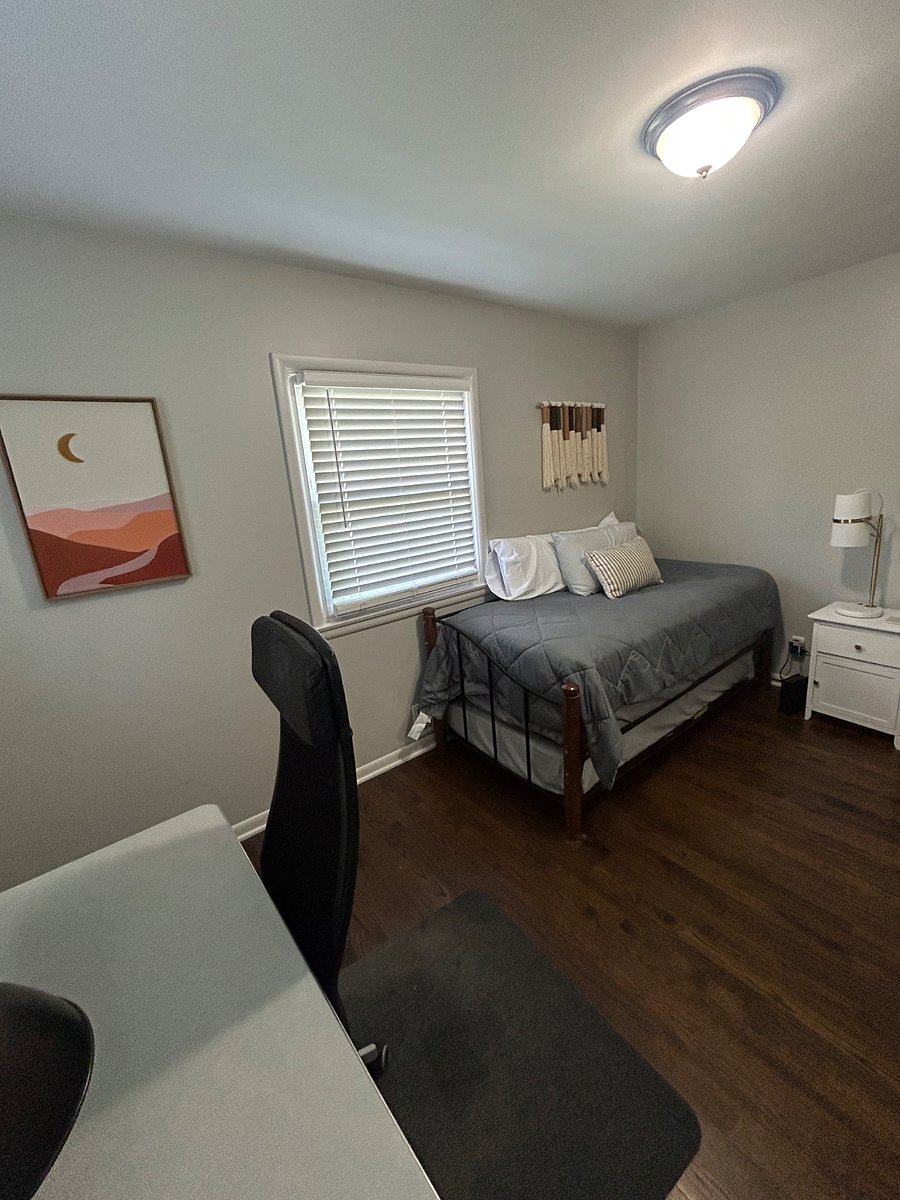 Bedroom 3 with office space
There is a trundle with the day bed