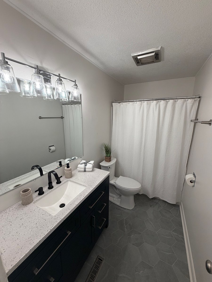 Upper level bathroom