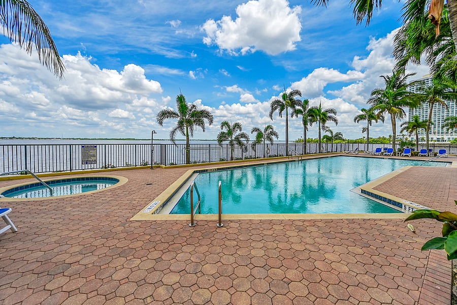 Furnished Finder property 1009295_1 photo 46
