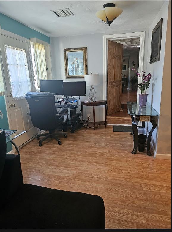 Extra space for dining table or computer