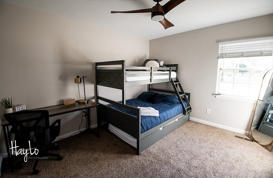 Bedroom 4, Bunk beds with Small Desk