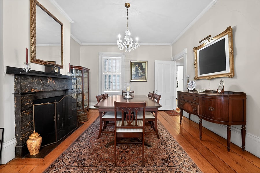 Dining Room with seating for 6+