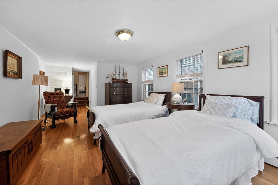 Twin Bedroom