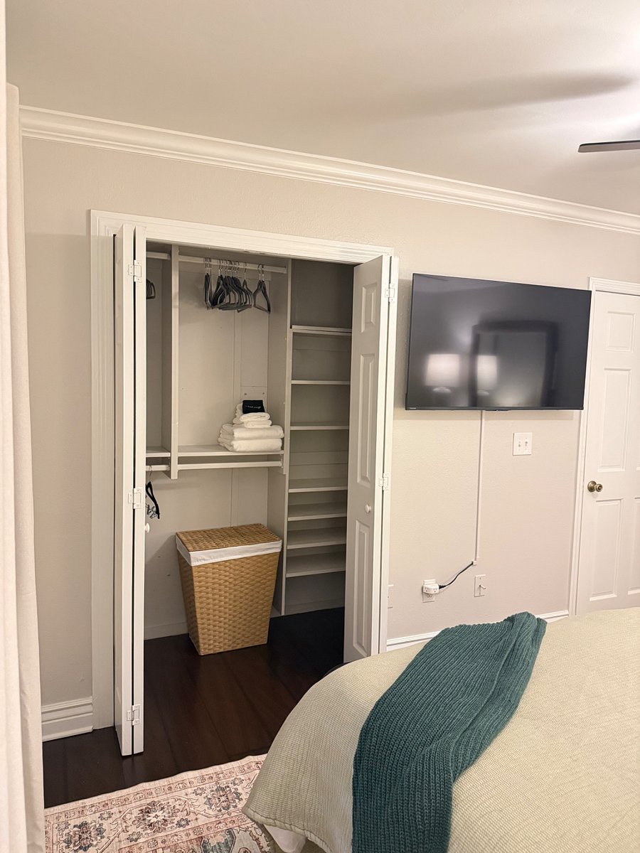 Closet in bedroom 1