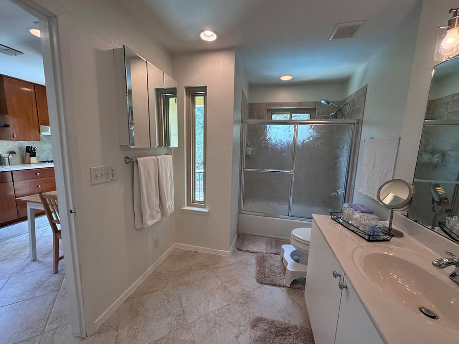 Furnished Finder property 1009467_1 photo 13