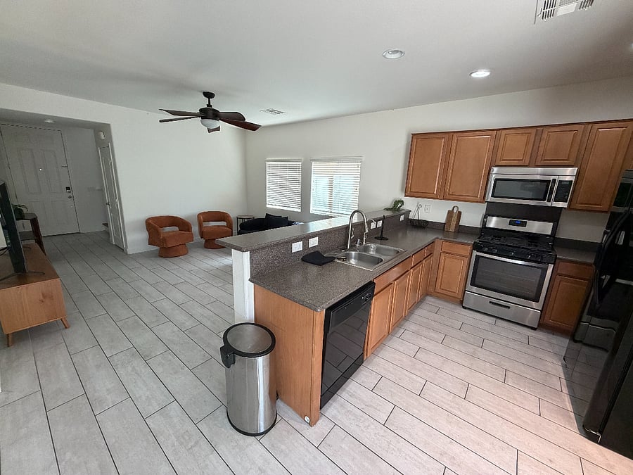 Furnished Finder property 1009468_1 photo 13