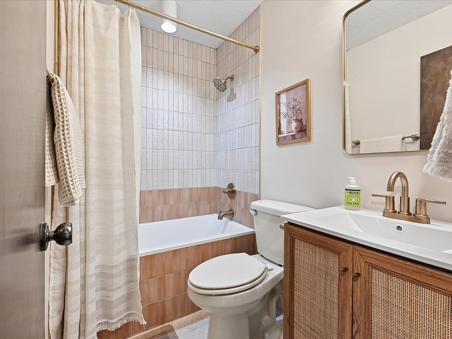 Furnished Finder property 1009497_1 photo 32