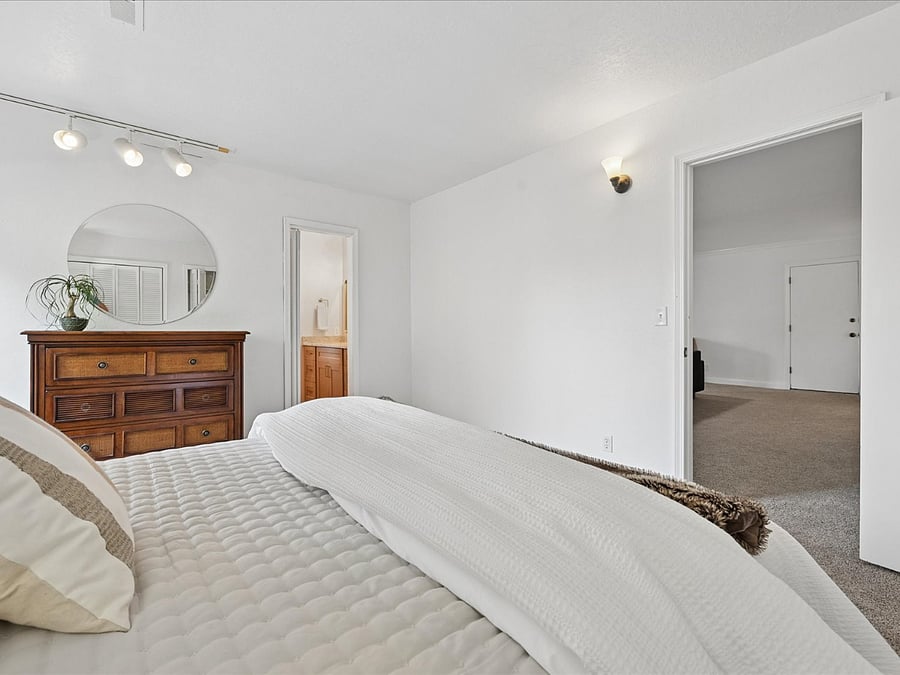 Furnished Finder property 1009497_1 photo 37