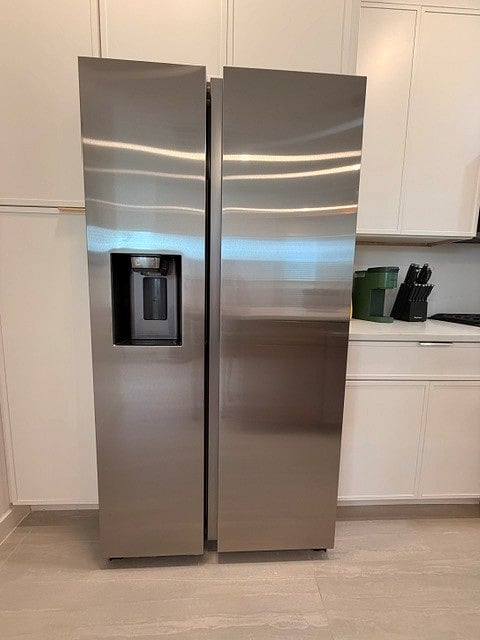 Water dispensing french fridge