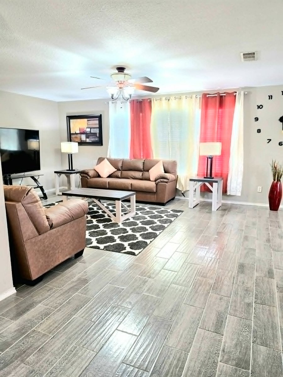 2nd living room