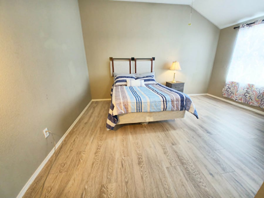 2nd bedroom