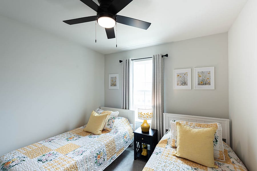 Bedroom 3. Two twin beds.