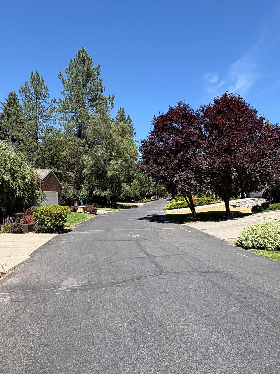 Gated neighborhood with 13 other homes at the edge of Waikiki Springs Recreation Area