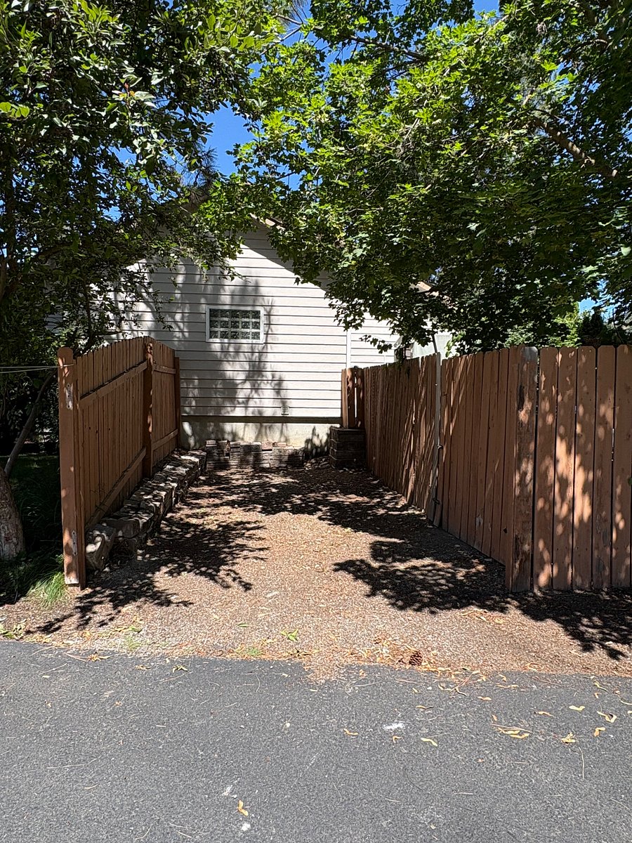 Large tenant parking area (10x17)