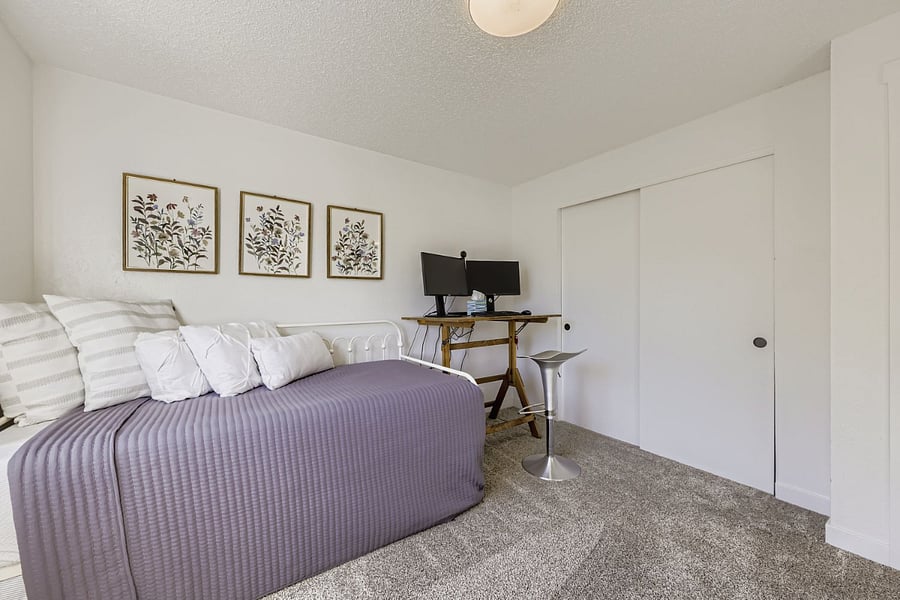Bedroom 2 (Twin + trundle)