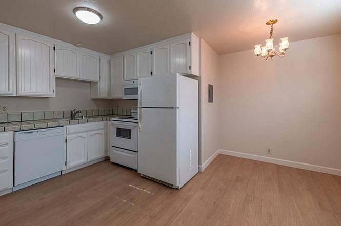 Furnished Finder property 1009755_1 photo 3