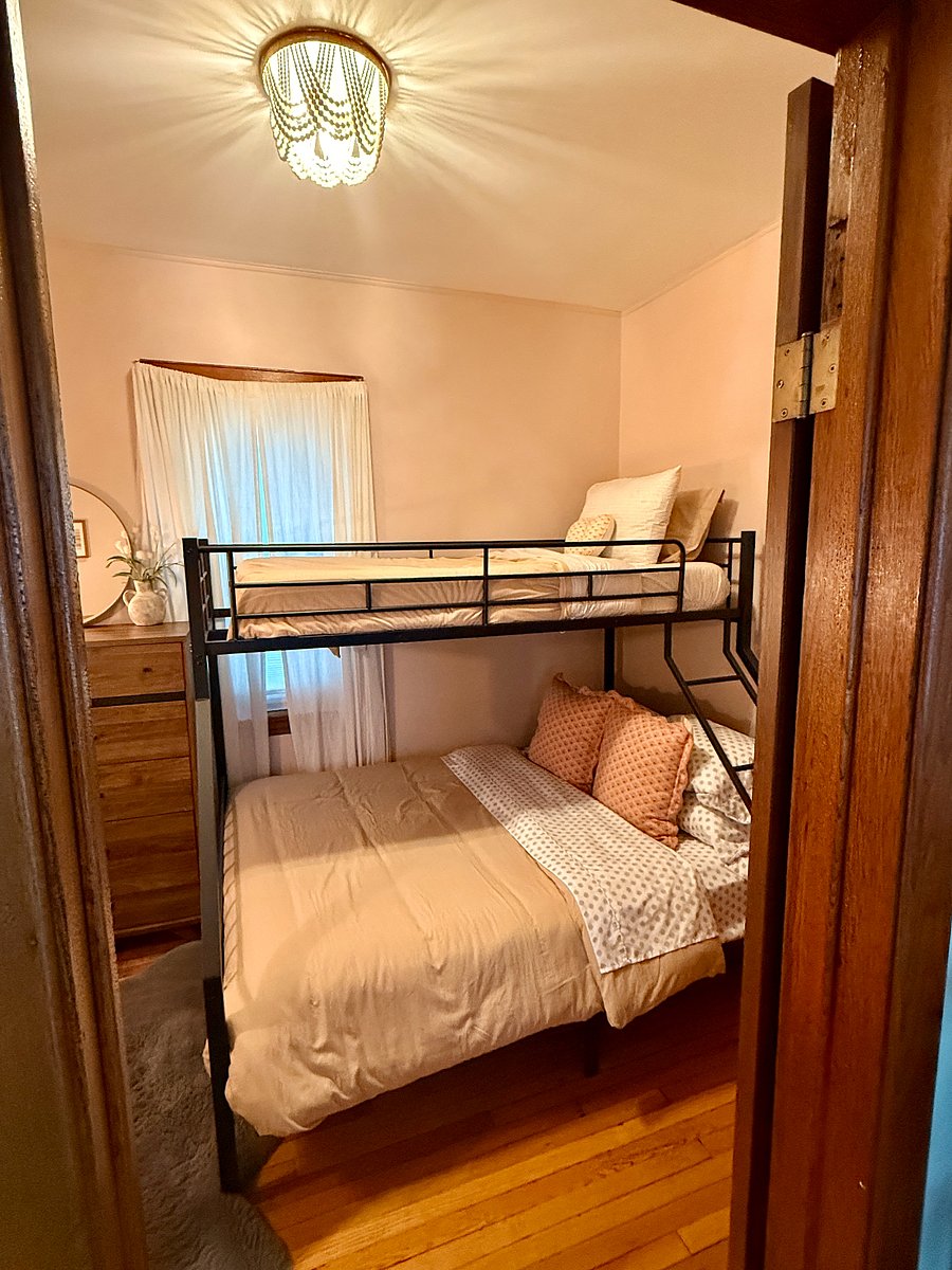 Flexible second bedroom with queen-over-twin bunk bed, closet, dresser