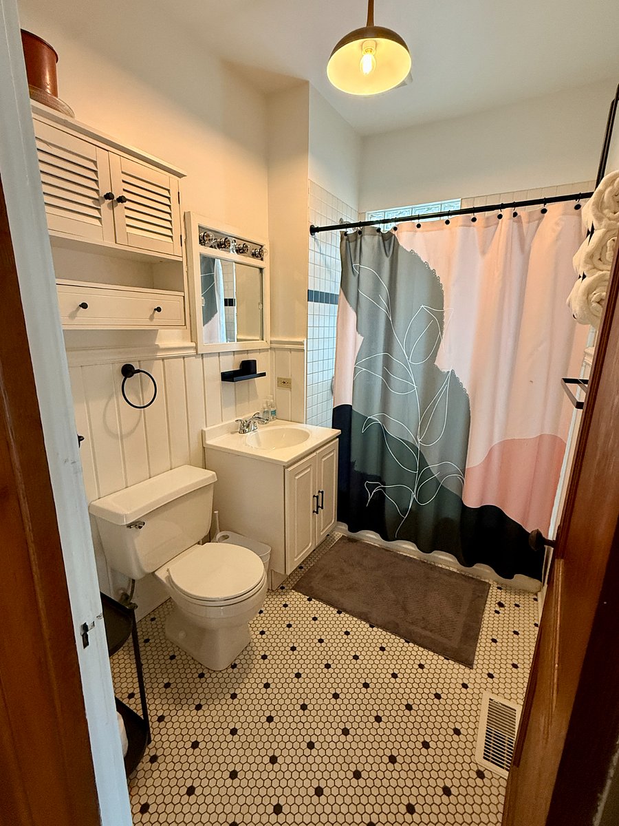 Full bath with shower/tub combo
