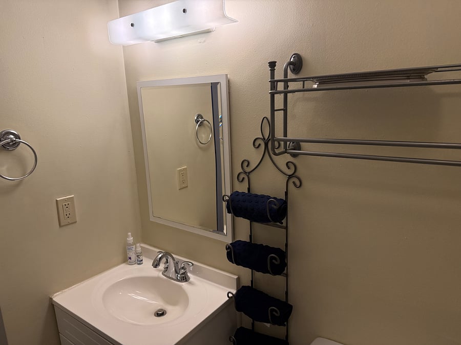 Furnished Finder property 1009837_1 photo 23