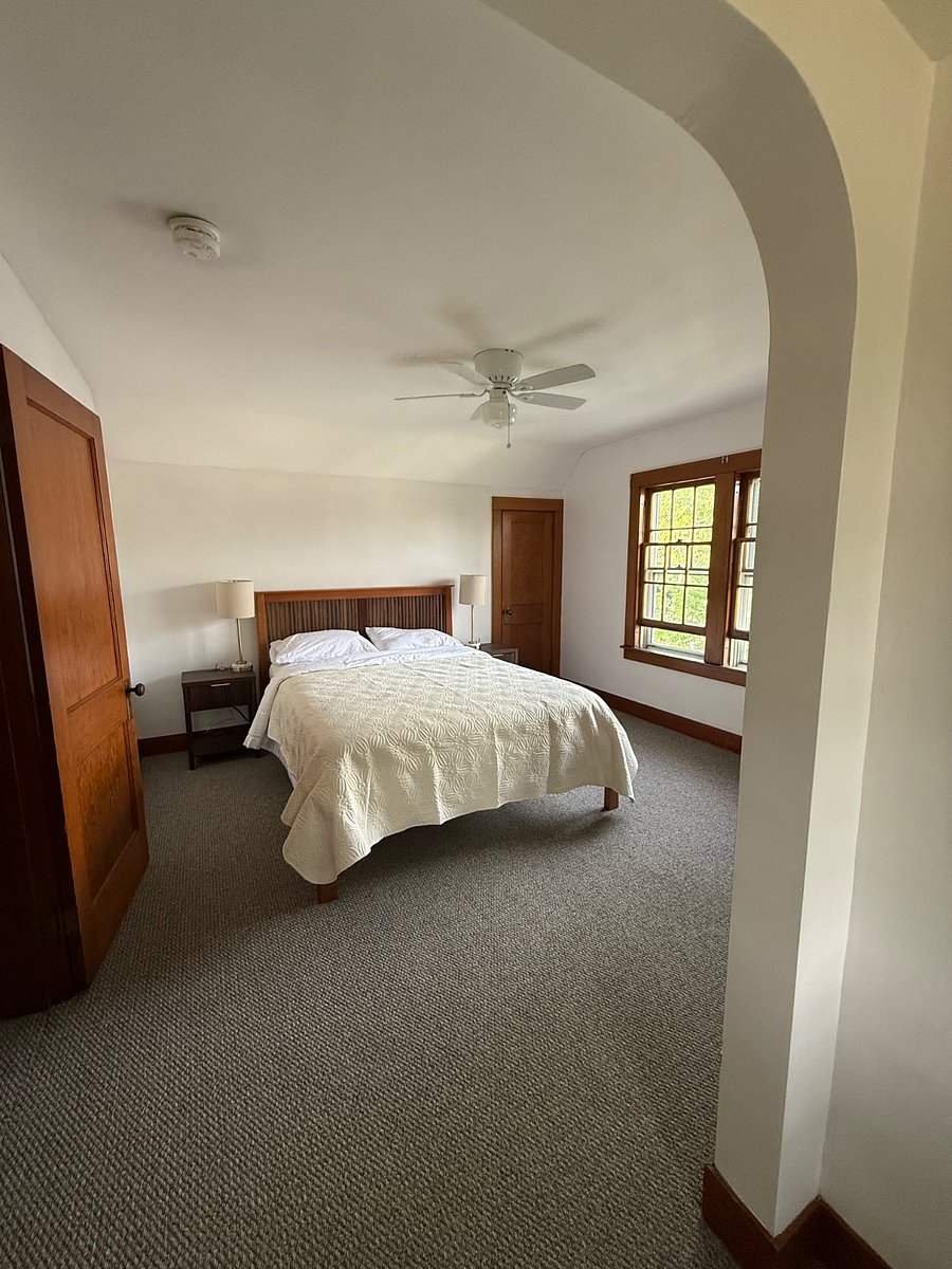 Primary bedroom. T ppl his is located on the second floor.
