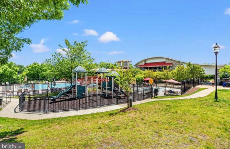 Furnished Finder property 1009937_1 photo 12