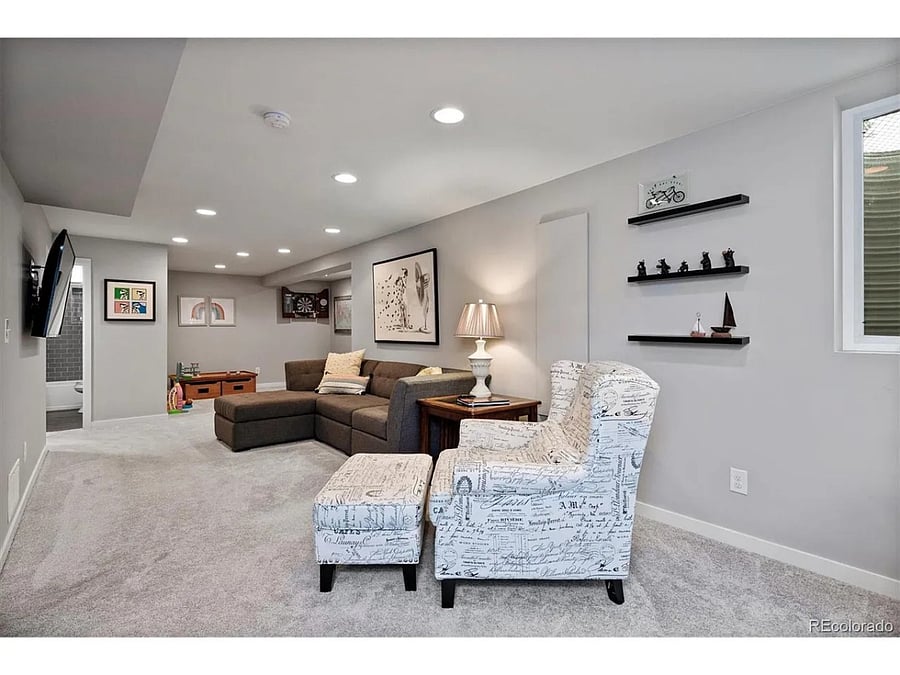 Basement - has new laminate floor - all new furniture
