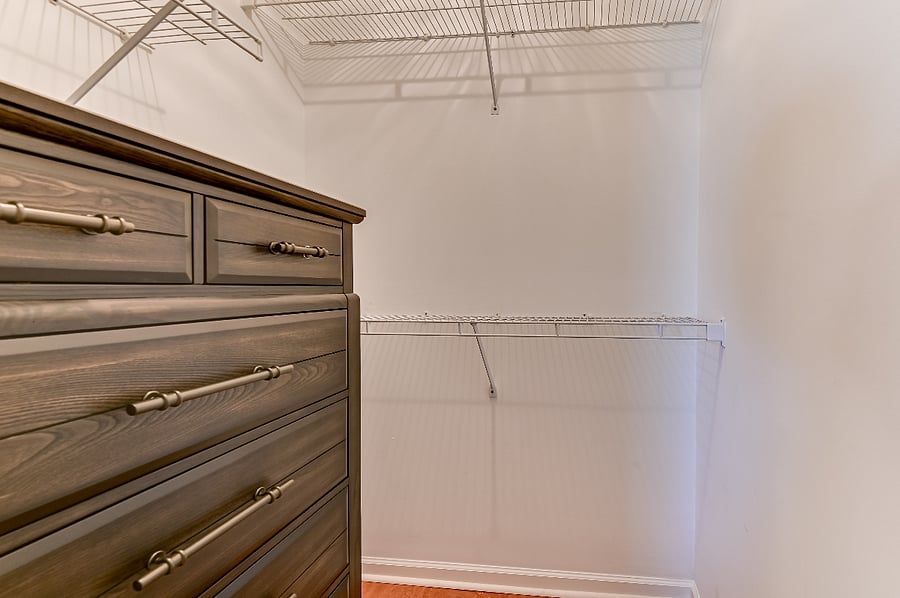 Dogwood Suite - Walk-In Closet
