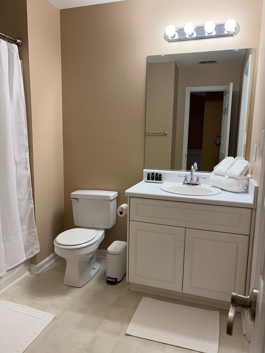 Dogwood Bathroom