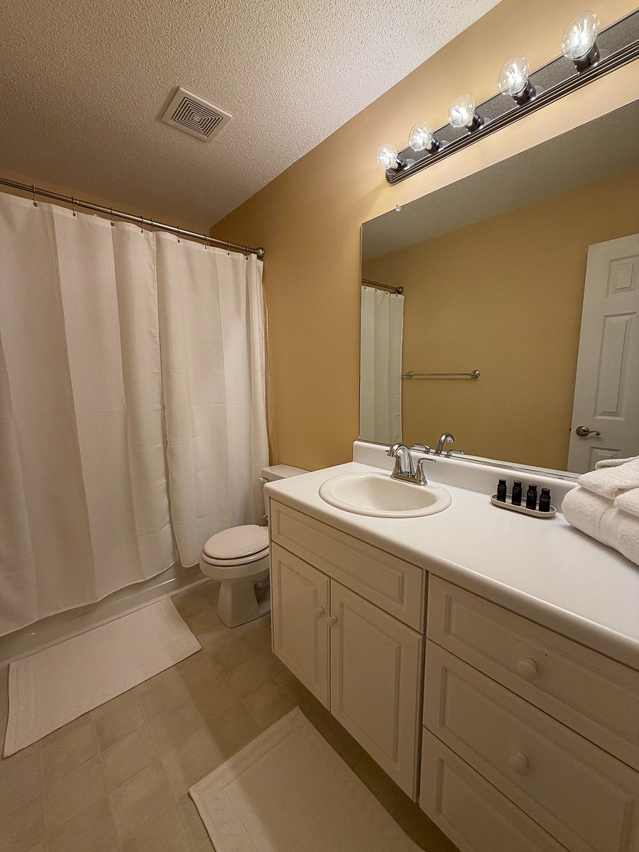 Magnolia Bathroom