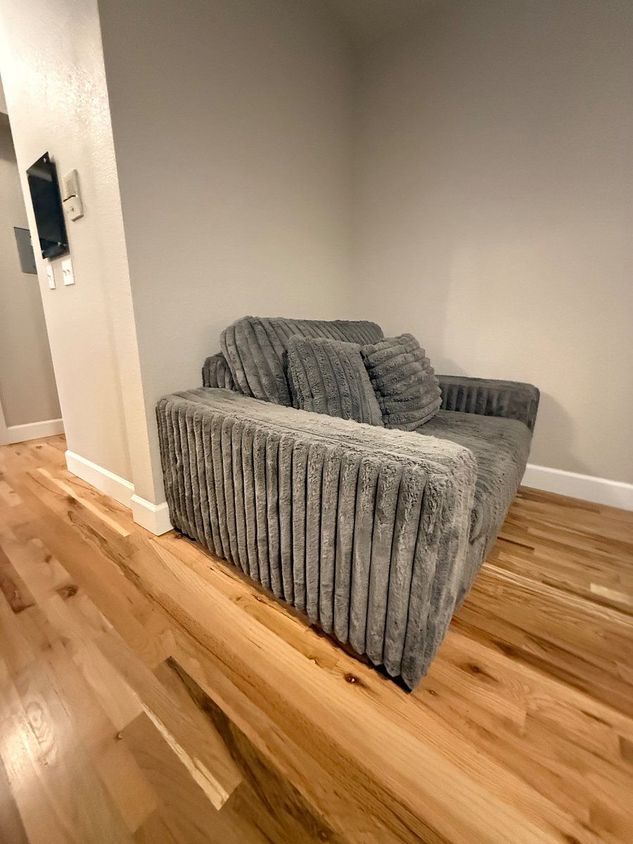 meet retractable Bruce - tenant's biggest fan - closed in