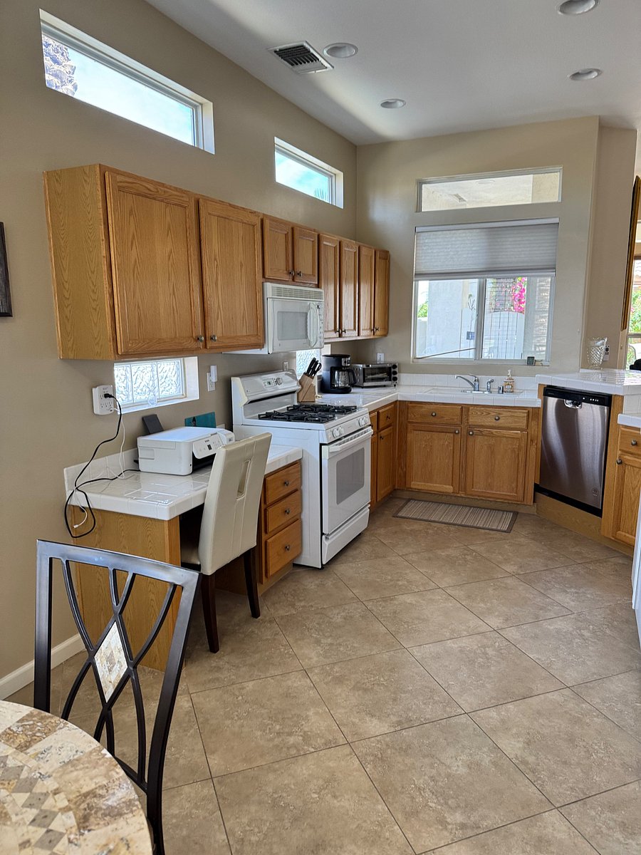 Furnished Finder property 1010169_1 photo 4