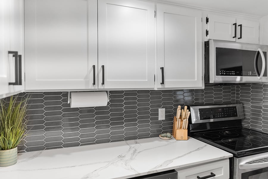 Open the cabinets & you'll find dishes, cups, pots & pans... everything needed to make delicious memories!