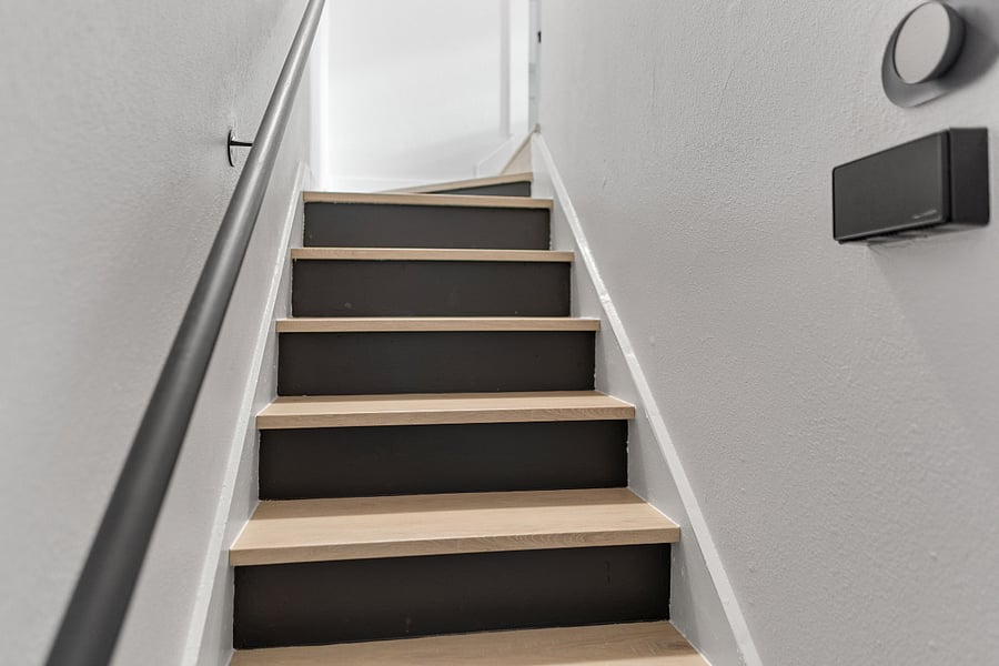 Head upstairs to find the bedroom & bathroom. The thermostat is also located here on the wall.