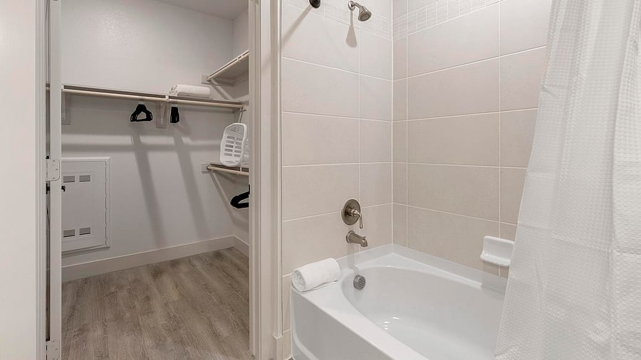 Furnished Finder property 1010259_6 photo 16