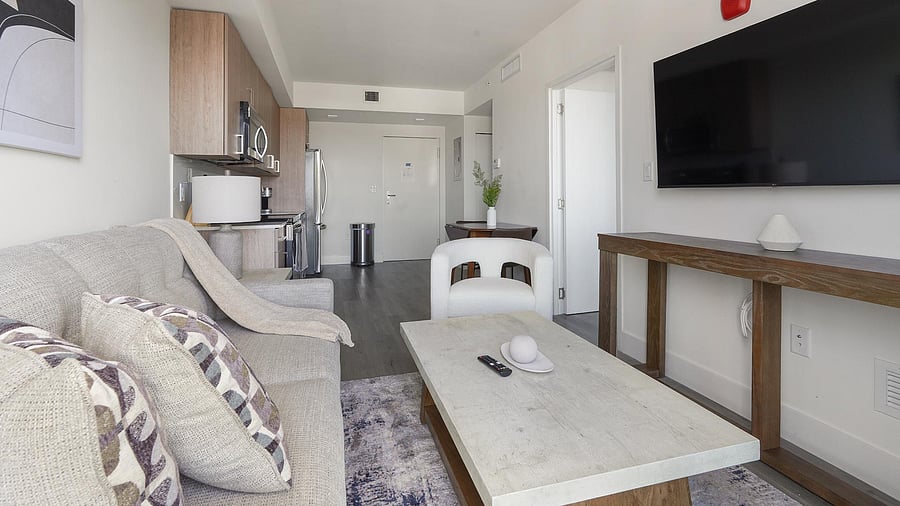 Furnished Finder property 1010266_21 photo 2