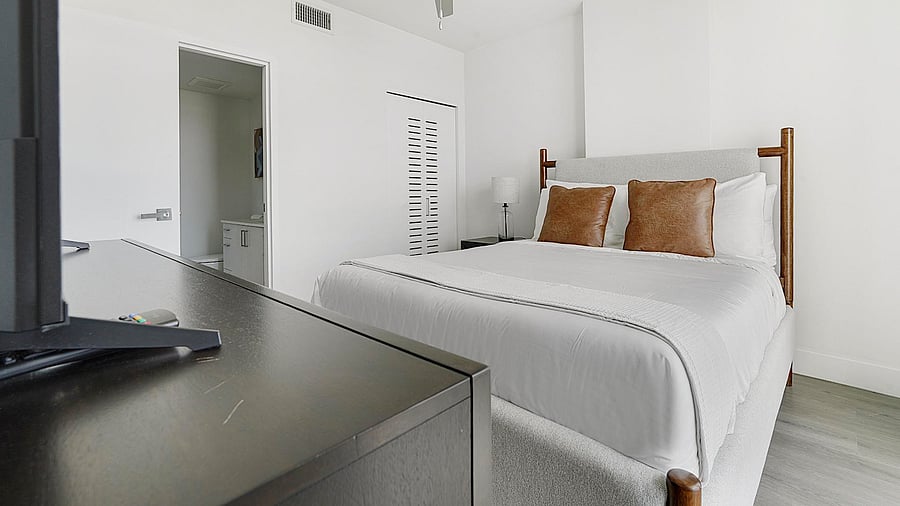 Furnished Finder property 1010266_35 photo 12