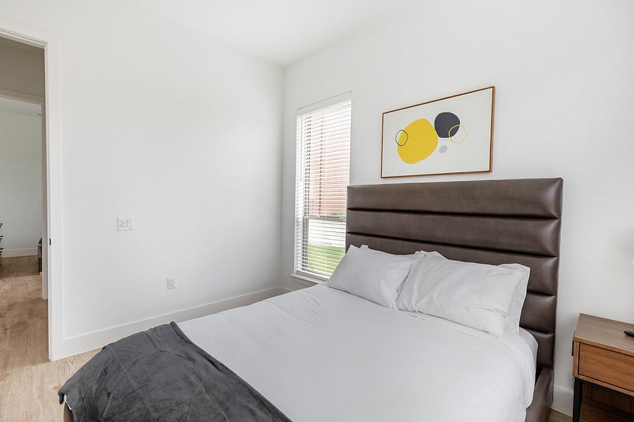 Furnished Finder property 1010335_13 photo 16