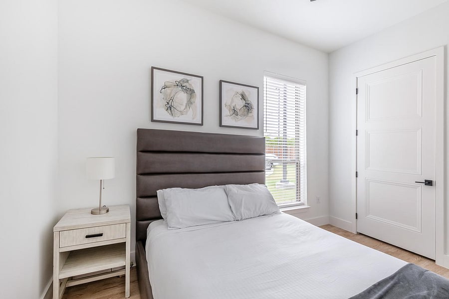 Furnished Finder property 1010335_13 photo 11