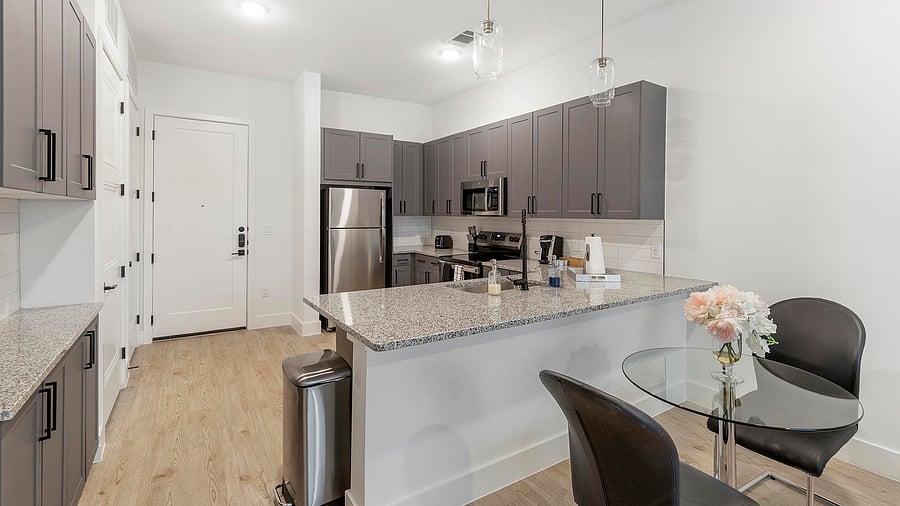 Furnished Finder property 1010335_17 photo 7